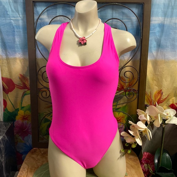 Retro-Style 1 Pc Swimsuit - Picture 2 of 4